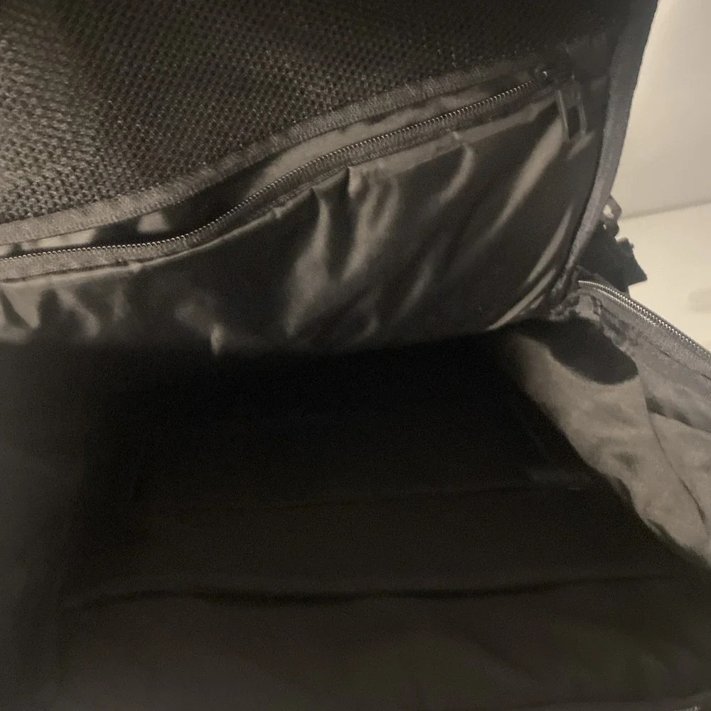 Lululemon More Miles Backpack One Size 25.5L Black 17